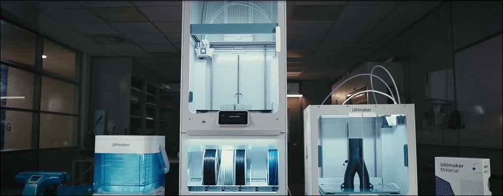 UltiMaker 3D printers on desktop
